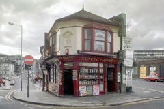 Huffeys-Station-Approach-c1980